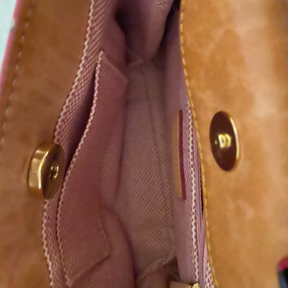 Dooney and Bourke small bag - Picture 3 of 3